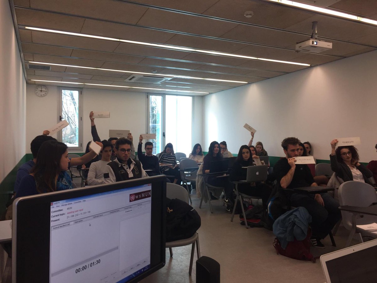 UNSABarcelona's tweet photo. Today our favourite delegates have started the How to MUN course! It's time to do your best! #MUNWorld https://t.co/pNZIOBWyEj