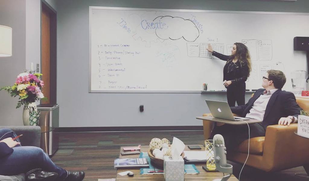 StorySevenCo's tweet photo. More mind melding in Sioux Falls #intensive #startuplife #multilocal #fsd https://t.co/Rf8ysPkYWR https://t.co/X25FUlWd7u