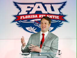B_Hinson21's tweet photo. Thank you FAU and coach Lane Kiffin for the offer🏈🔴🔵 #GoOwls https://t.co/Q0TiFEIMvl