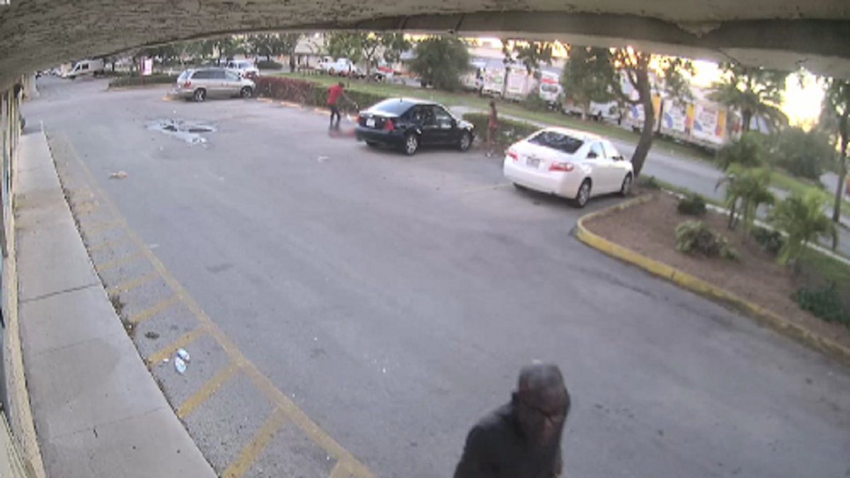 Police say man shot 13 times outside Lauderhill fish market bit.ly/2iSUtfp https://t.co/vz7BKUYBYe