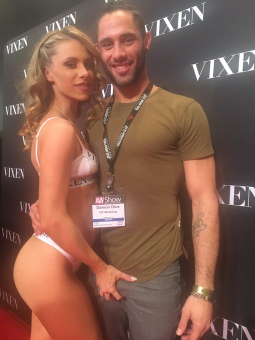 ?? I'm here at the @vixen_com booth until five today! Come say hi and get lots of hugs!! https://t.c