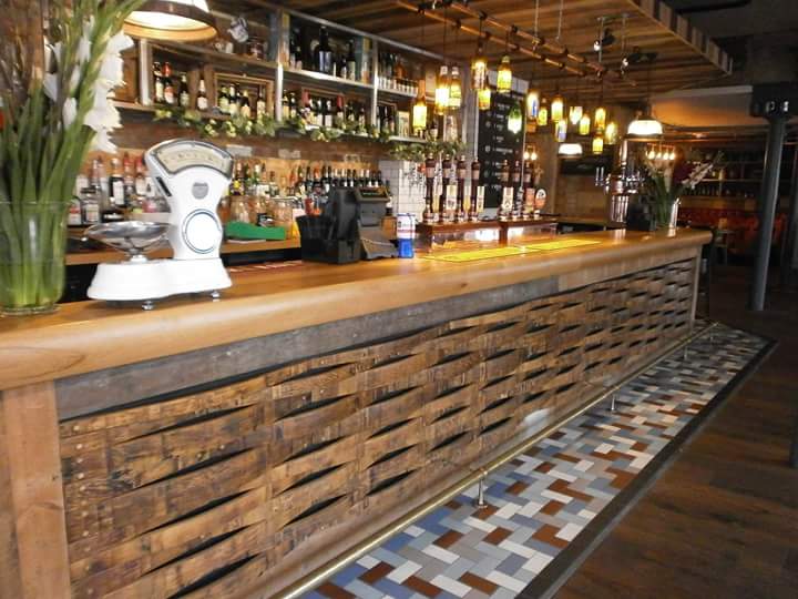 AdjustDesigns's tweet image. Bespoke bar &amp;amp; wall decor made from oak barrel staves. Made to order + fitting.
info@oakbarrelcreations.co.uk #barfitting #pub #hotel #decor