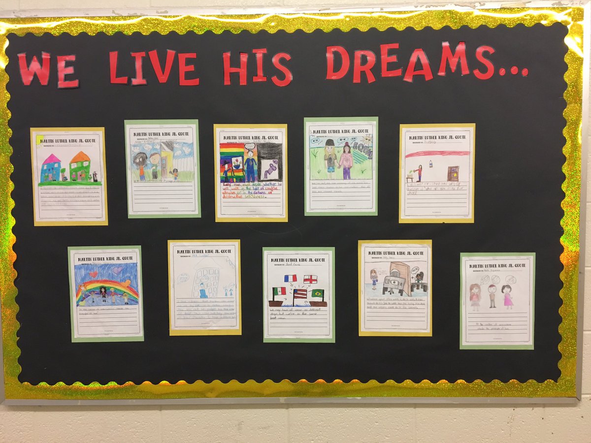 BlackhamRoom119's tweet photo. This week we're talking about a hero! #martinlutherkingday #fifthgraderocks #heroes #dreams https://t.co/lFgB8qa8nL