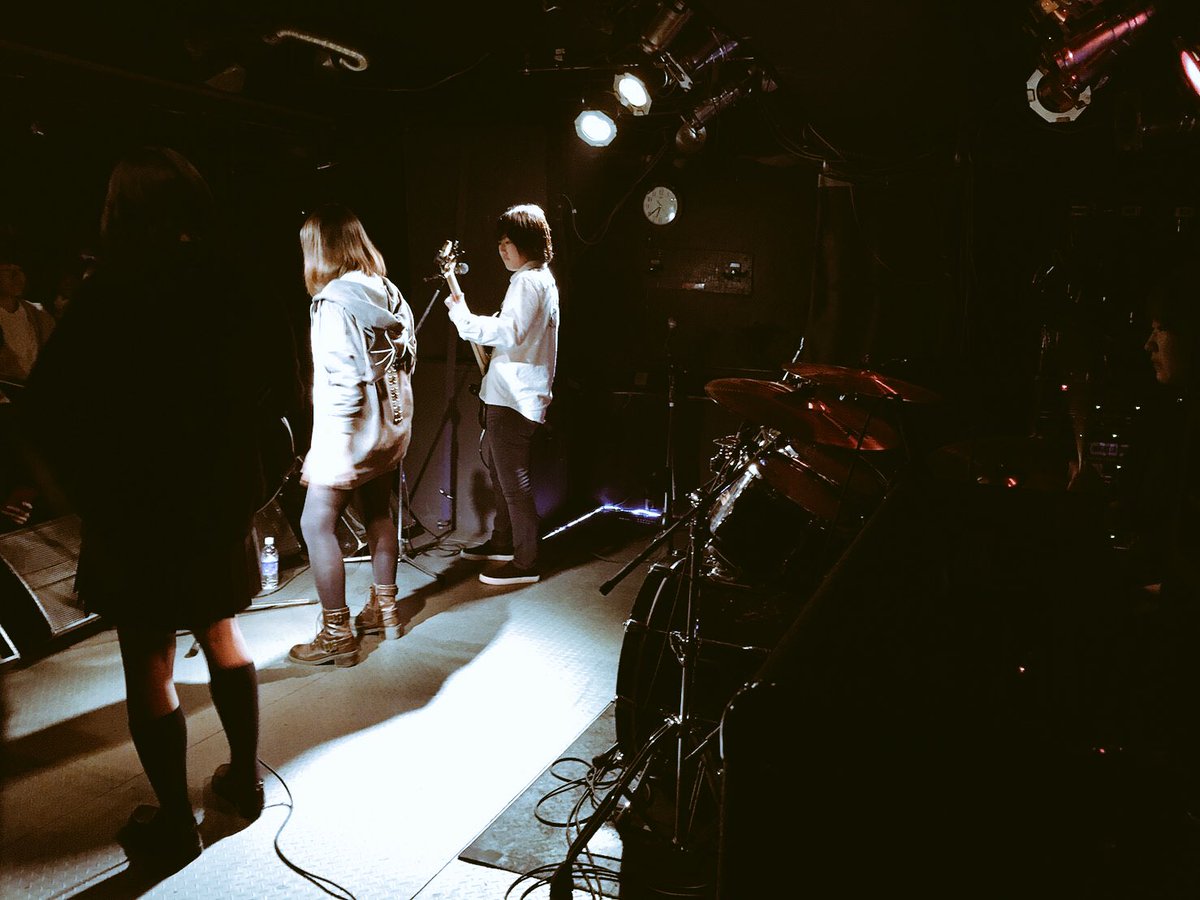 rin_sss49's tweet photo. 昨日のCSBライブお疲れ様でした!
初めてのギターのみ😇ロストワンは緊張したとはいえ確実に練習不足だったからもっと上手くなってリベンジしたいな(^。^)
ありすちゃん、はせさま、みゆちゃん組んでくれてありがとういつもすごく楽しかったです!!
#csb2016 https://t.co/8BQHOvRWTF
