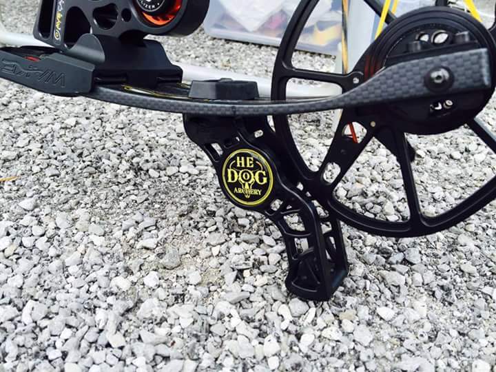hedogarchery's tweet photo. First picture is the old way & the second picture is our way #thecamprotector
#dontsetyourbowdownwithoutit
#keepyourcamouttathedirt https://t.co/kjwDzbSRq2