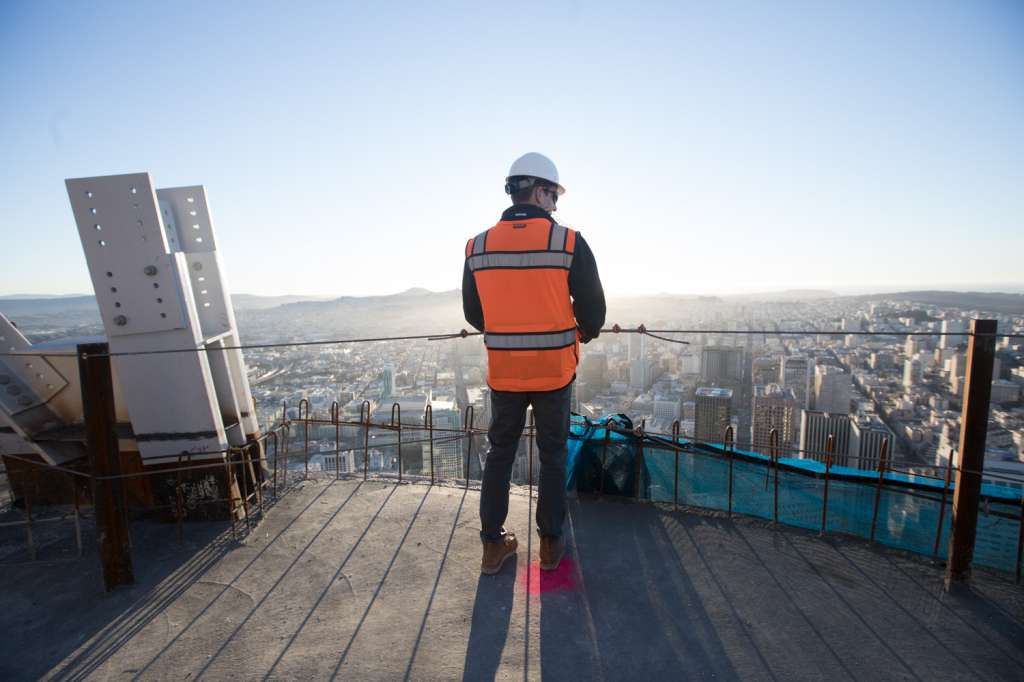 salesforce's tweet image. 🏗 View from the top of San Francisco&apos;s Salesforce Tower (via @SFGate) sforce.co/2jajRuO