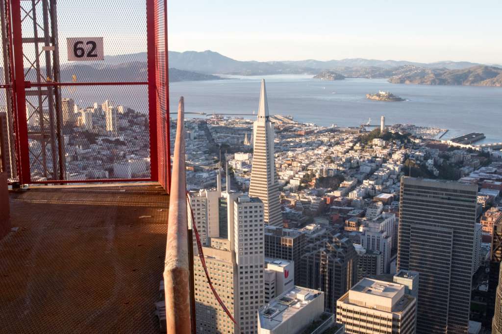 salesforce's tweet image. 🏗 View from the top of San Francisco&apos;s Salesforce Tower (via @SFGate) sforce.co/2jajRuO