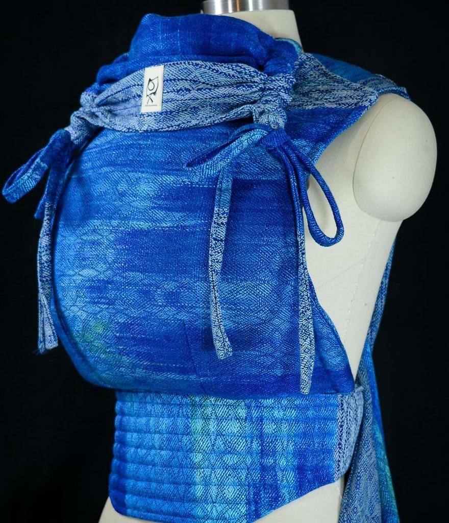 JenObimama's tweet photo. Sincerely Rae Fiber Arts' "Facets." Absolutely stunning. 💙
.
.
.
#beidai #mehdai #wcmd #wc… https://t.co/GnCP35gMSg https://t.co/BCIyq7jpal
