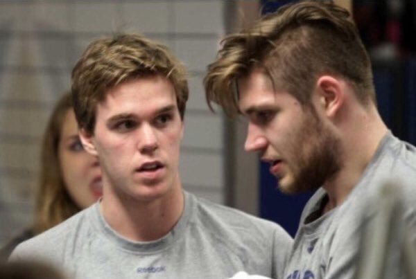HockeyGods's tweet photo. i just want someone to look at me the way connor mcdavid looks at leon draisaitl 😍 https://t.co/tyi39vMdGX