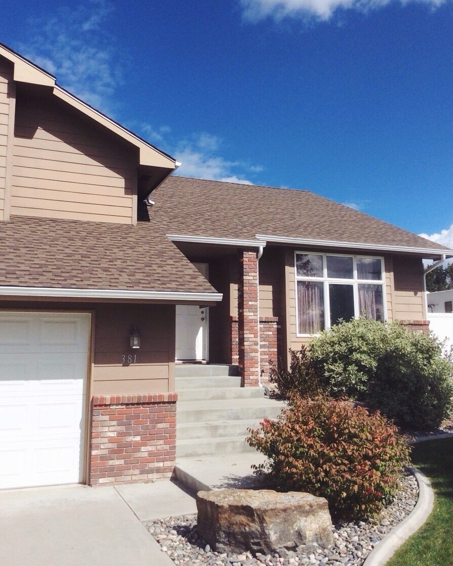 AspenCont's tweet image. Did someone say #curbappeal? This #BillingsMontana home is stunning! We installed @owenscorning #durationshingles in Brownwood.
