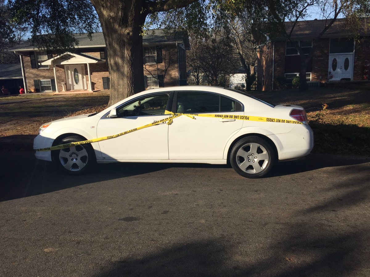 morrowpolice's tweet photo. Armed robbery perp caught after pursuit. @ClaytonCountyPD, @ClaytonCountySO @morrowpolice #notinmorrow https://t.co/PwgjwEDKba