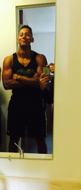 TUBSBInsider's tweet photo. When you're flexing so hard someone else has to take the mirror pic for you #StopMirrorPics #StopSteve https://t.co/OCz8E9t8Ka