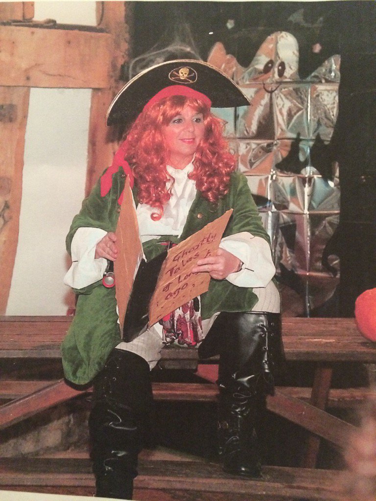 cBarrettWriter's tweet image. Storytelling is as much fun as writing