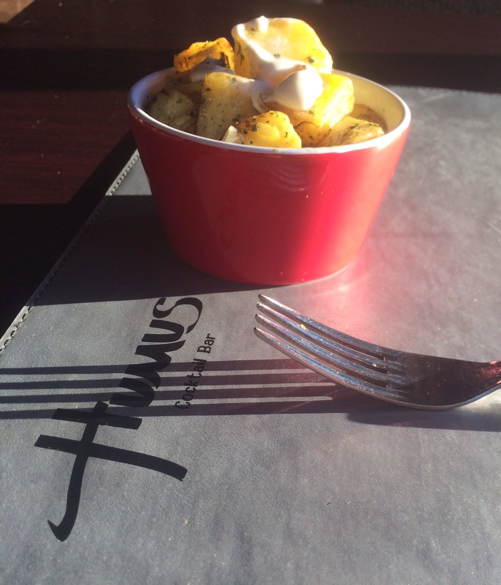 humusbar's tweet photo. En @humusbar de @PosadaLosAlamos las #tardesdeverano son de #Cerveza y #Papas https://t.co/8DgvnPQ8vW