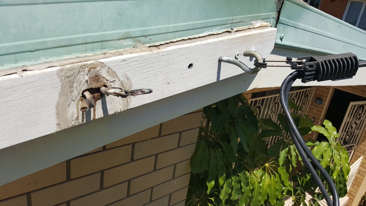 24HEEC's tweet photo. Repair time @Canberra https://t.co/GgiVO6uAwD
