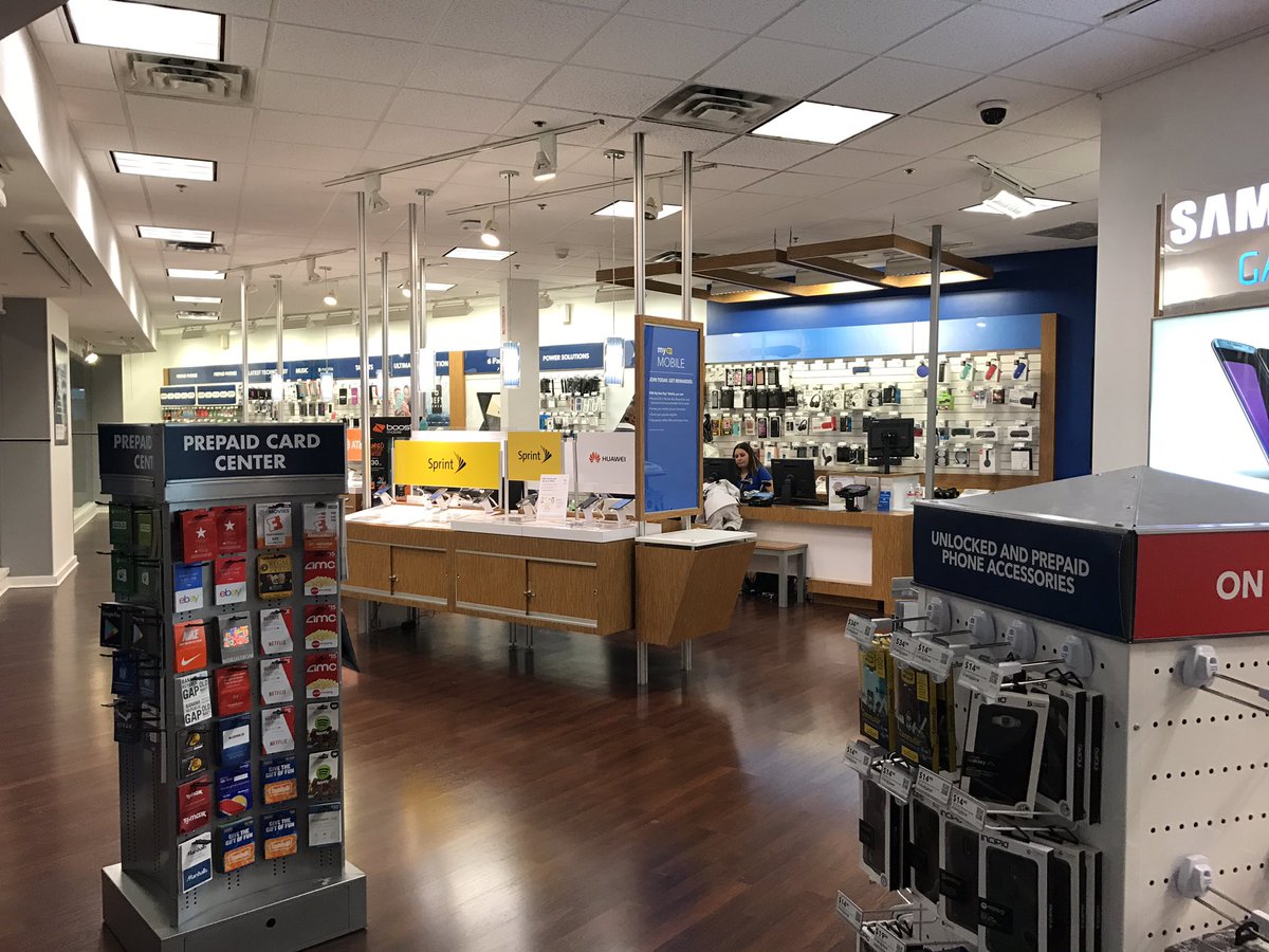 JenniferVerdes's tweet photo. #BestBuy 1953 moving #Sprint to the front spot. Top billing for the top carrier. #NRplays2win #byebyeAT&amp;T #MovingForward2017 https://t.co/nMf5j20bFz