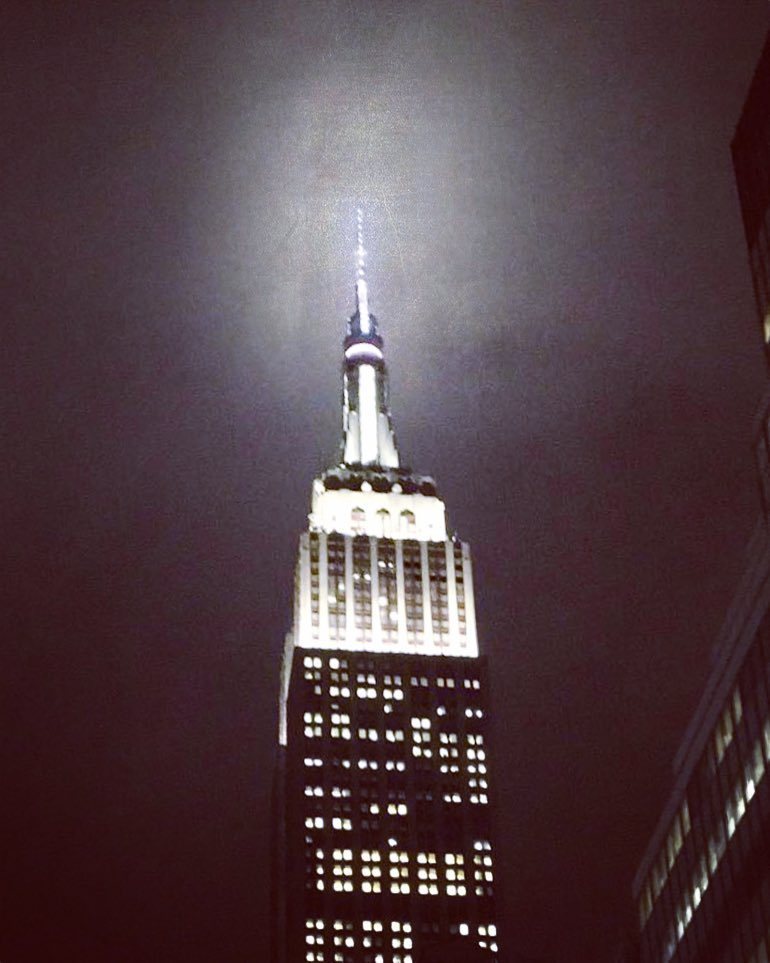 Rachel_1206's tweet photo. My City!! 🕶🗽🖤
#lovenyc #mycity #newyorkcity #baby #allthewayup #strength #empirestatebuild… https://t.co/YcjnzJnxAP https://t.co/aSId6lSHzt