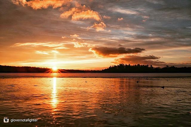 haligoniaphotos's tweet photo. From @glovernotafighter Sunr-ice! #firstlake #lowersackville #haligonia #visitnovascotia #thankyoucanada… https://t.co/3VbmPPwtbp https://t.co/F9SjdH3KZw