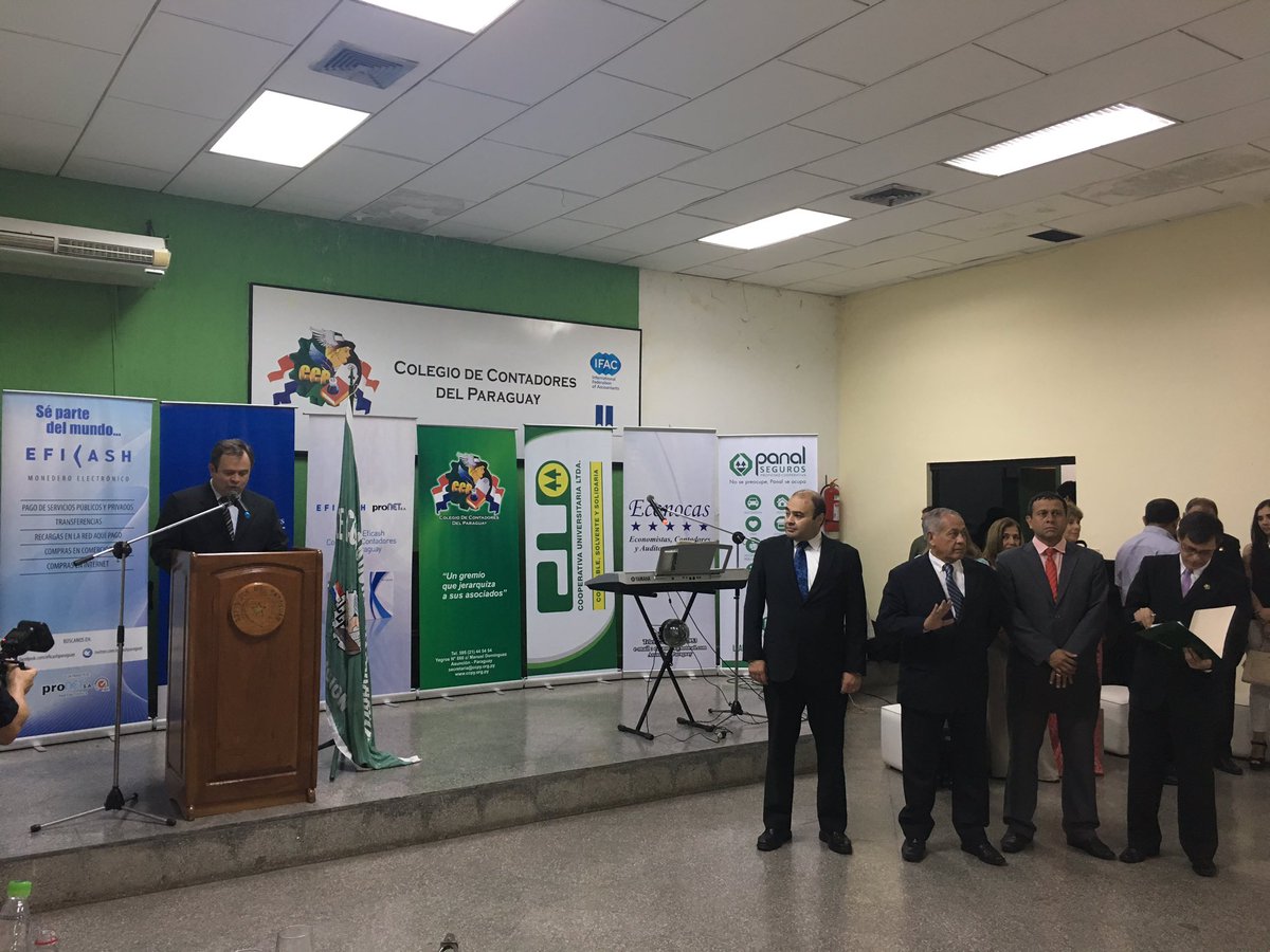 ccdelparaguay's tweet photo. [AHORA] Lanzamiento oficial del libro de los 100 años del Colegio de Contadores del Paraguay. https://t.co/aqnS8hRx0Z
