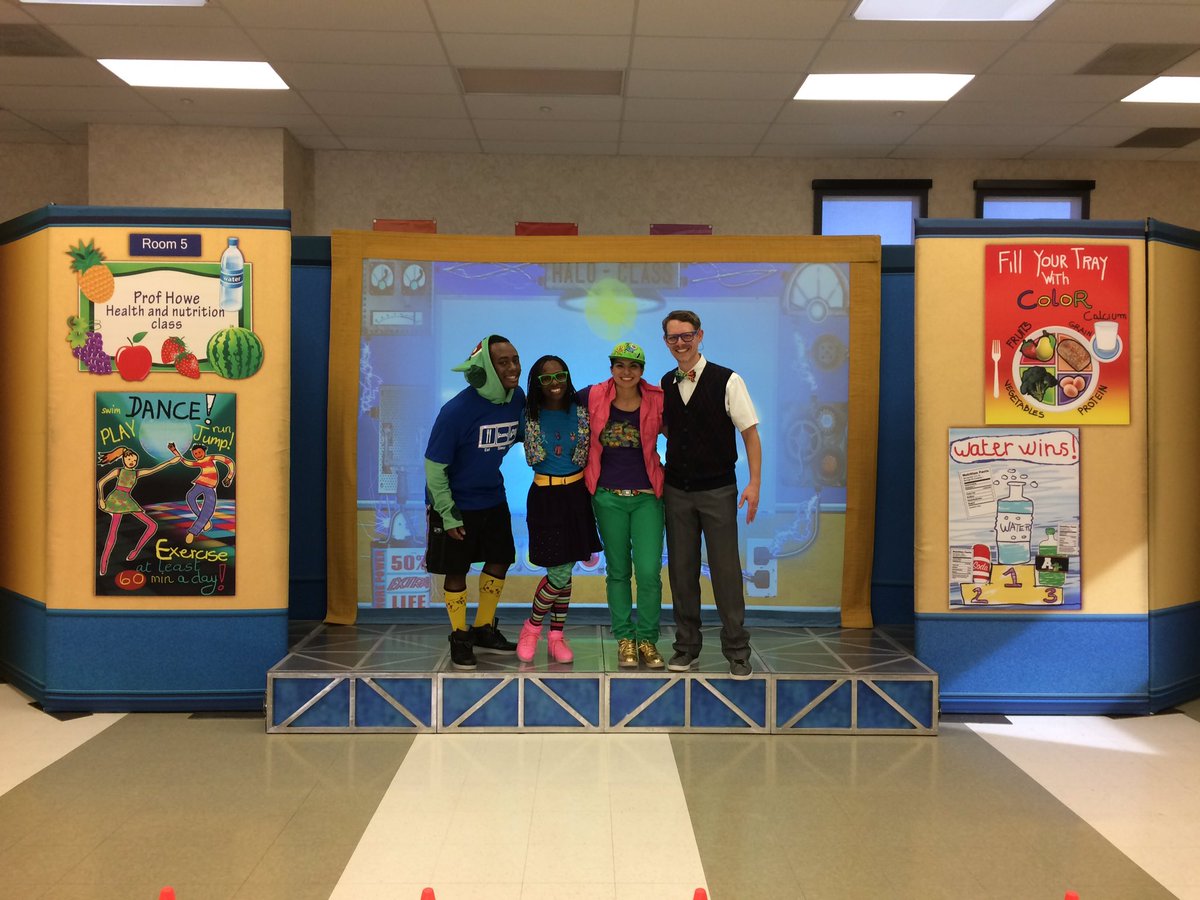 MayRanch's tweet photo. Fantastic assembly today for our fourth and fifth grade students! #kpetscal talking about healthy habits! #collegeboundwranglers https://t.co/wtjesJFJoH