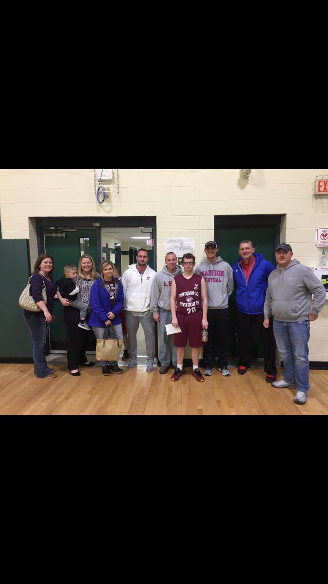 mchs_hoops2's tweet photo. We were able to be a fan for one of our biggest fans tonight! #DylanJ https://t.co/GUOHva1zXA