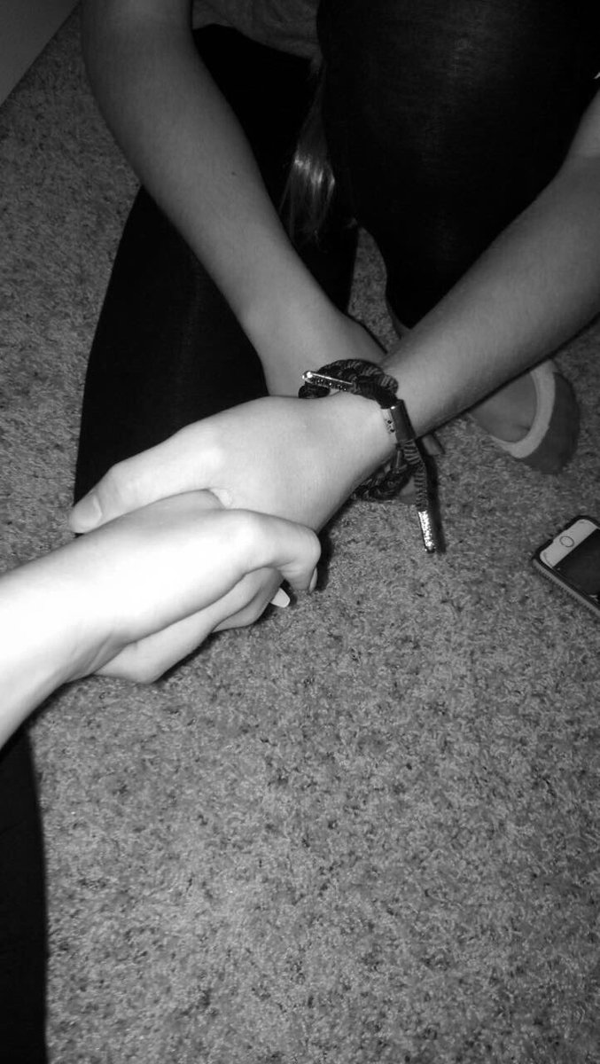 retweet for <a href="/McdowellAvery/">ave💍</a> to shave off one eyebrow !!!!!!!