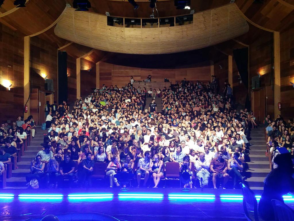 LaRe_sentida's tweet photo. 5° y última función!  Gracias a todos los que vinieron!! Europa, para allá vamos!
@LaRe_sentida @fundteatroamil @HAU123 @Matucana100 https://t.co/upovnsKtTR