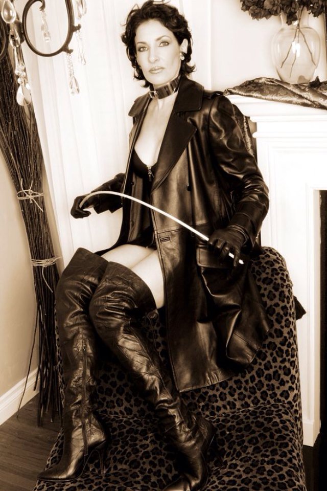 DominaDomain's tweet photo. @Hogspy @DominatrixLA 
https://t.co/sixcKC7OEv

Mistress Victoria Hunter. Los Angeles Dominatrix. https://t.co/Aa8qe7vMng