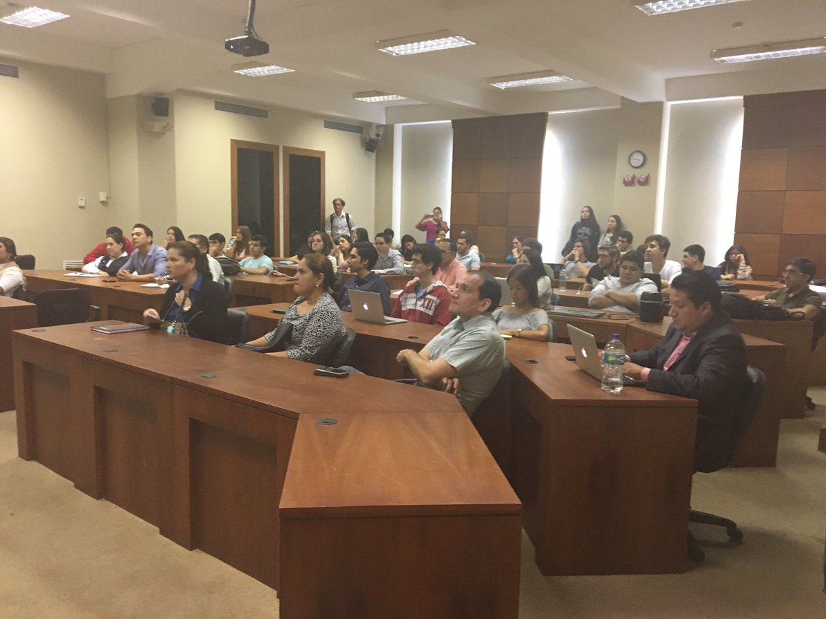 vilmaalvarez's tweet photo. Estrategias Digitales por el publicista argentino: Facundo Blanco. Facultad Sistemas y Telecomunicaciones junto a Facultad de Comunicaciones https://t.co/eIOpfqgCMq