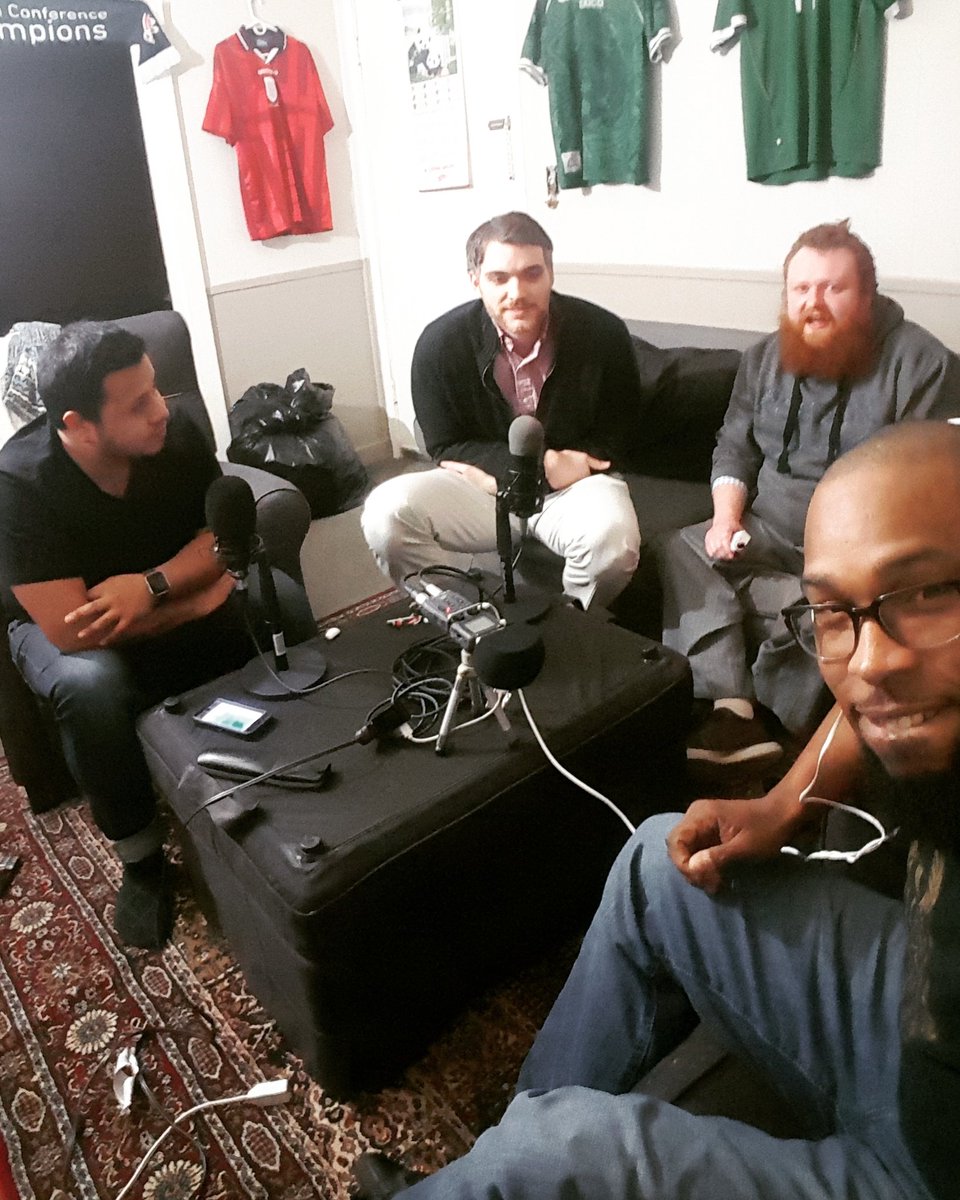 RealJokeJunkies's tweet photo. Episode 50 drops tonight!! Get ready! #theweeklyfix #jokejunkies #podcasting #podcast #comedy #comedylife #twf https://t.co/VZpy1ieabE