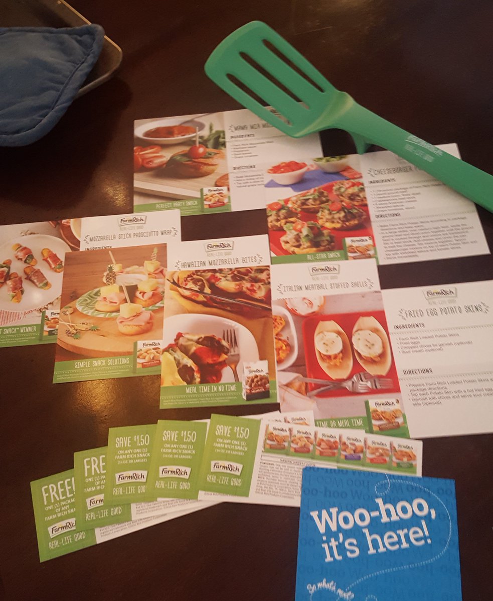 JRBeutin's tweet photo. What to make first? Buffalo chicken sliders or BBQ boneless chicken &amp; cornbread bites? EZ entertaining! @FarmRichSnacks #SnackMVP #GotItFree https://t.co/lF1c8Txj5B