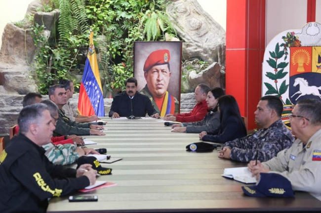 EP_Mundo's tweet photo. ¡Disco rayado! Maduro anuncia relanzamiento del Plan Patria Segura https://t.co/EKnFD2q21C https://t.co/evldwn5qth