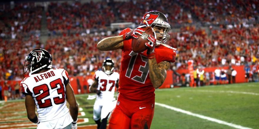 PFF's tweet photo. Top-graded WRs in the NFL
1. Mike Evans, Buccaneers, 93.3 
2. Julio Jones, Falcons, 93.1
3. Antonio Brown, Steelers, 89.0 https://t.co/w9QFpfx6XI