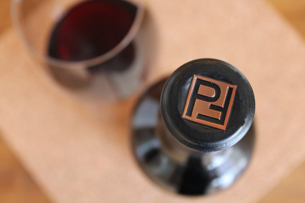 Happy #WineWednesday! What are you enjoying this evening? #wine #ww #winelover