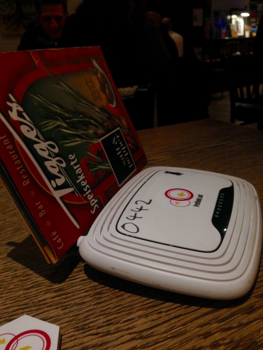 Ein langer Abend mit spannenden Diskussionen geht zu Ende. Vielen Dank an alle die da waren! #Freifunk #stammtisch #rfgswlcm <3