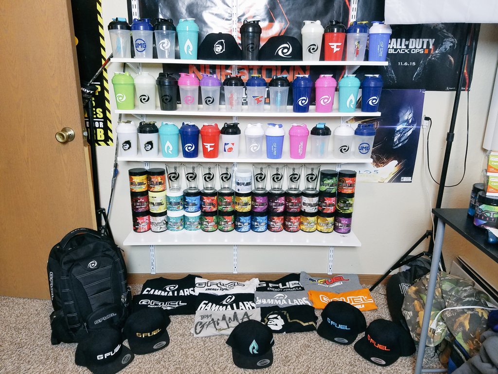 Bisso2005's tweet photo. @KOSDFF @GFuelEnergy @GammaLabs @GammaGamers when he says use his code for 10% off n in a years time u buy everything n thn some. #tKAllDay https://t.co/GrwQutO38M
