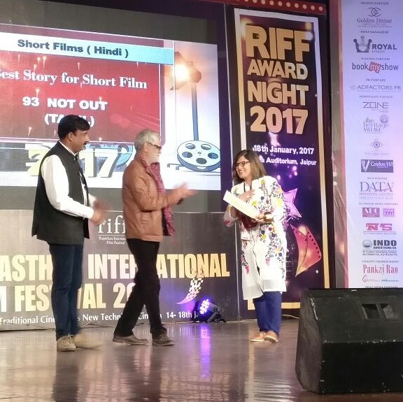 1973UntoldStory's tweet photo. #Awardwinning #moment of #2017 ! Best Critics Award received by #producer @VaayuDhwani for @1973UntoldStory by @vaayudhwaniprod https://t.co/fc5J4phldI