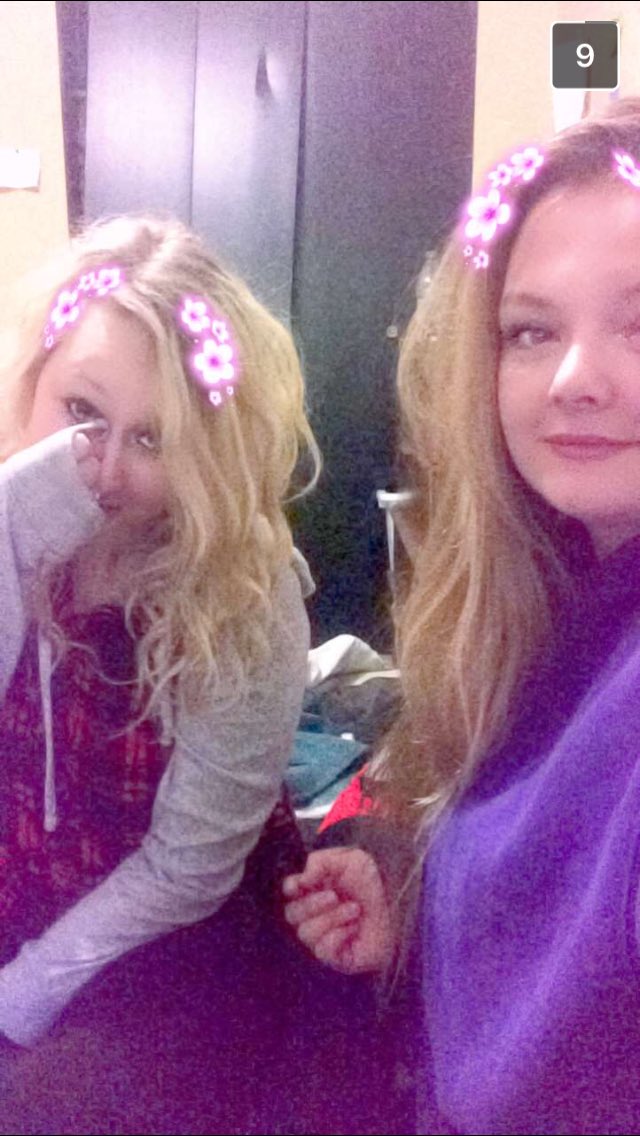 Micha1223Micha's tweet photo. 💕Friends are chosen family💕 #friends #girls #chosen https://t.co/CO13eg20jq