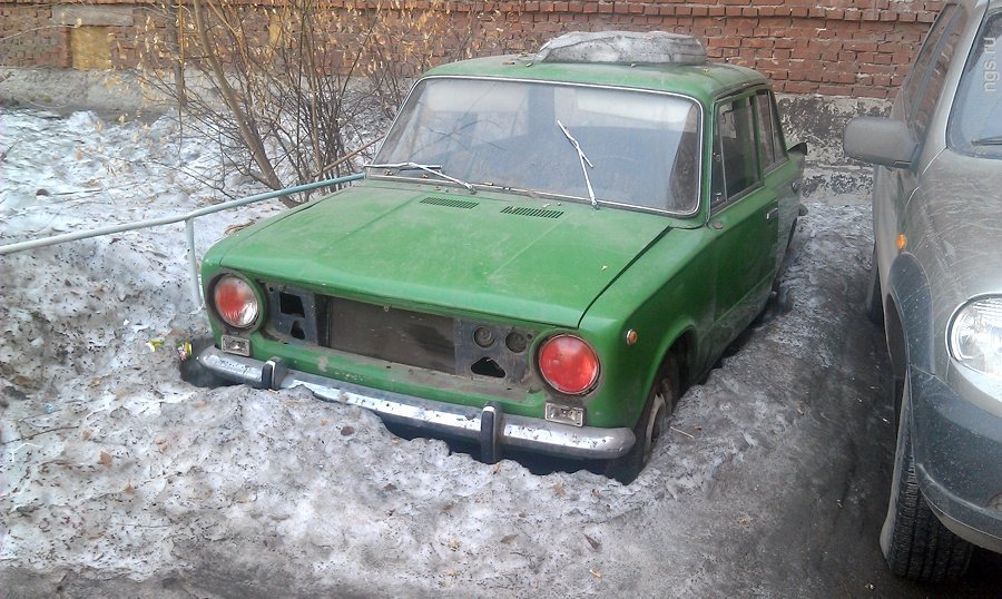 Брошенный автомобиль вывезли из двора на Бескудниковском
gazeta-beskudnikovo.ru/broshennyj-avt…