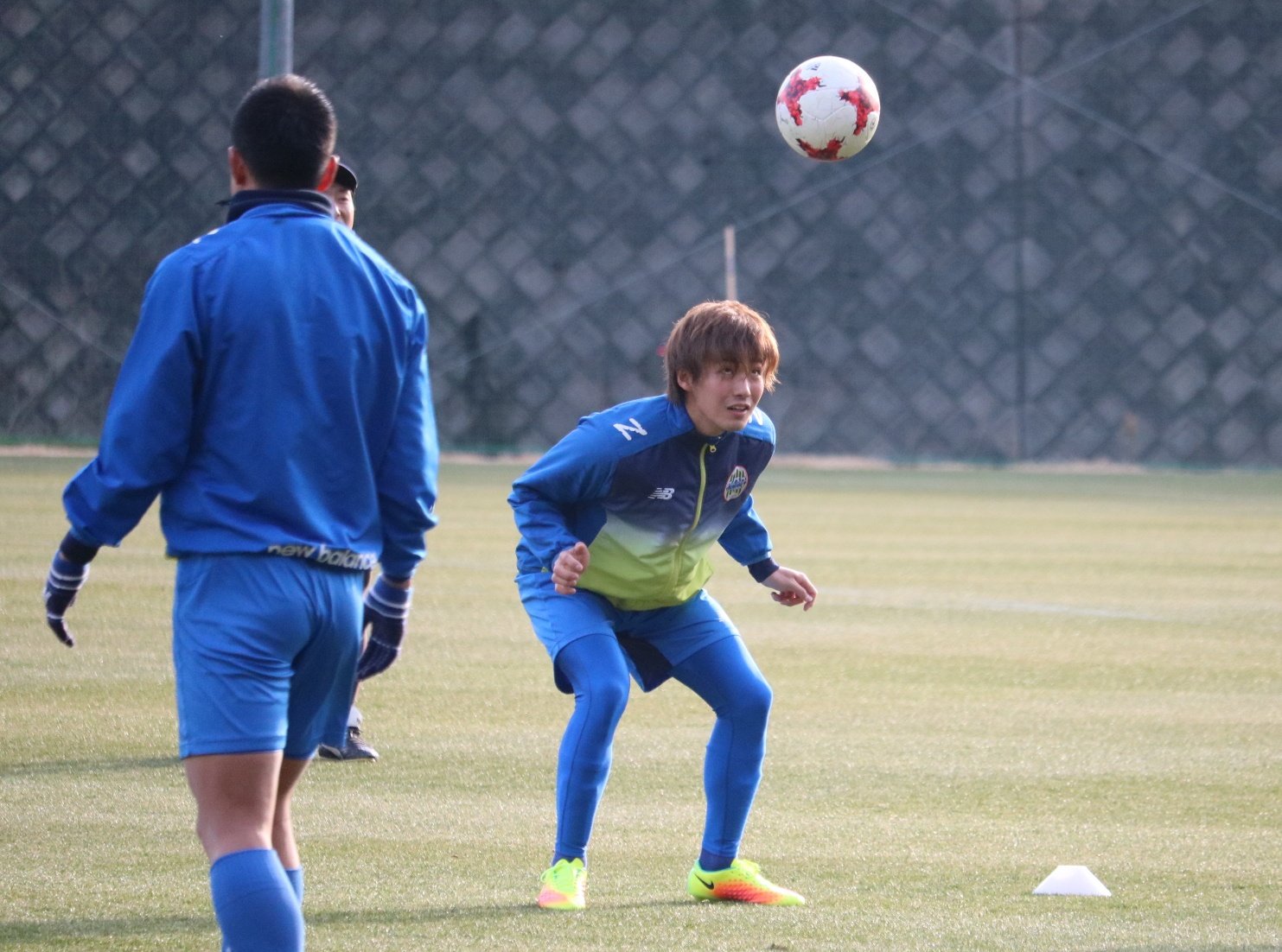 モンテディオ山形広報 Montedio Yamagata A Twitter リフティングでのボール回し 一生懸命ボールに絡んでいく選手たちの表情を Montedio T Co Orjkh6tn3j Twitter