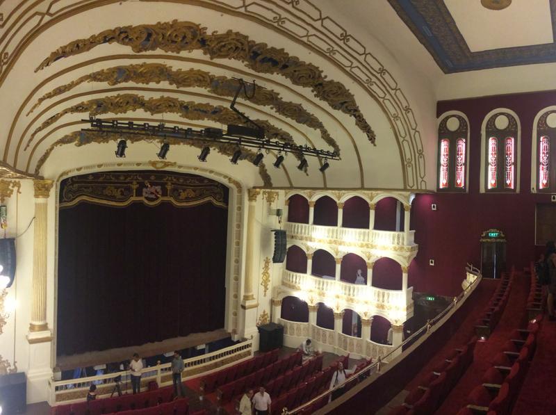 HarmanProIndia's tweet photo. #HarmanInstall: Renovated #RoyalOperaHouse in #Mumbai features #JBLPro #VerTec #linearray, #SoundcraftMixers #SiPerformer and #BSS #BLU806. https://t.co/6wC0PUK2J2