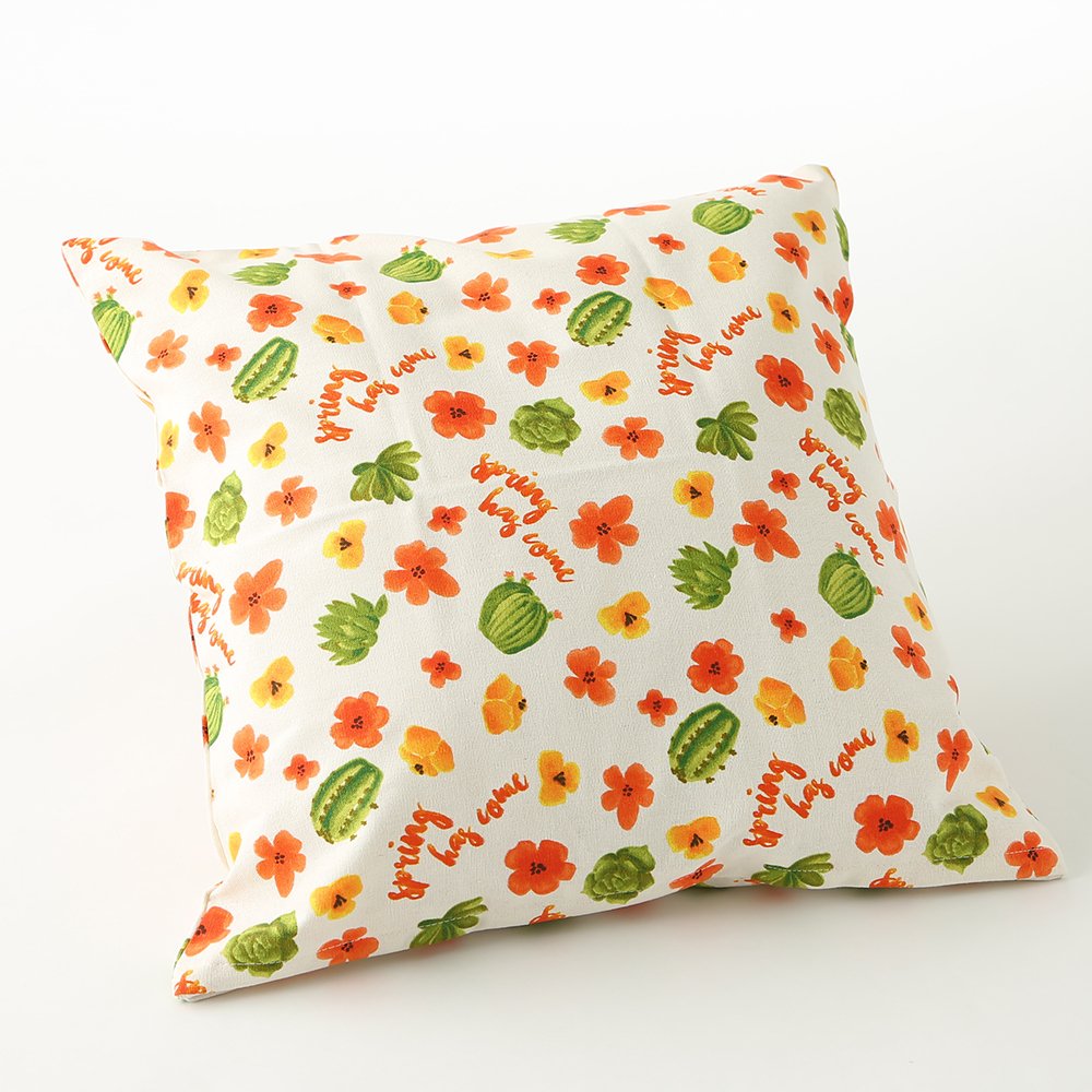 Uzivatel 3coinsスリーコインズ 公式 Na Twitteru New 各クッションカバー 300 税 サイズ 45 45cm 春らしいカラーや小花デザインのクッションカバーが入荷しました 2枚目はリバーシブル 裏面はシンプルなロゴデザインになっています 手軽にお部屋の