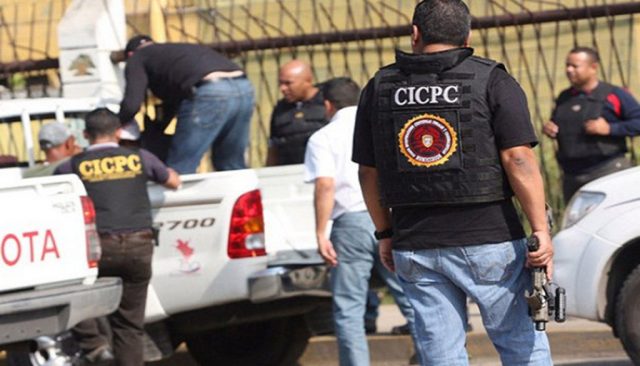 eldiario's tweet photo. Extorsionadores matan a joven para quitarle la moto en Trujillo https://t.co/NQ6y6HjmbG https://t.co/Qgt4k4AUdR