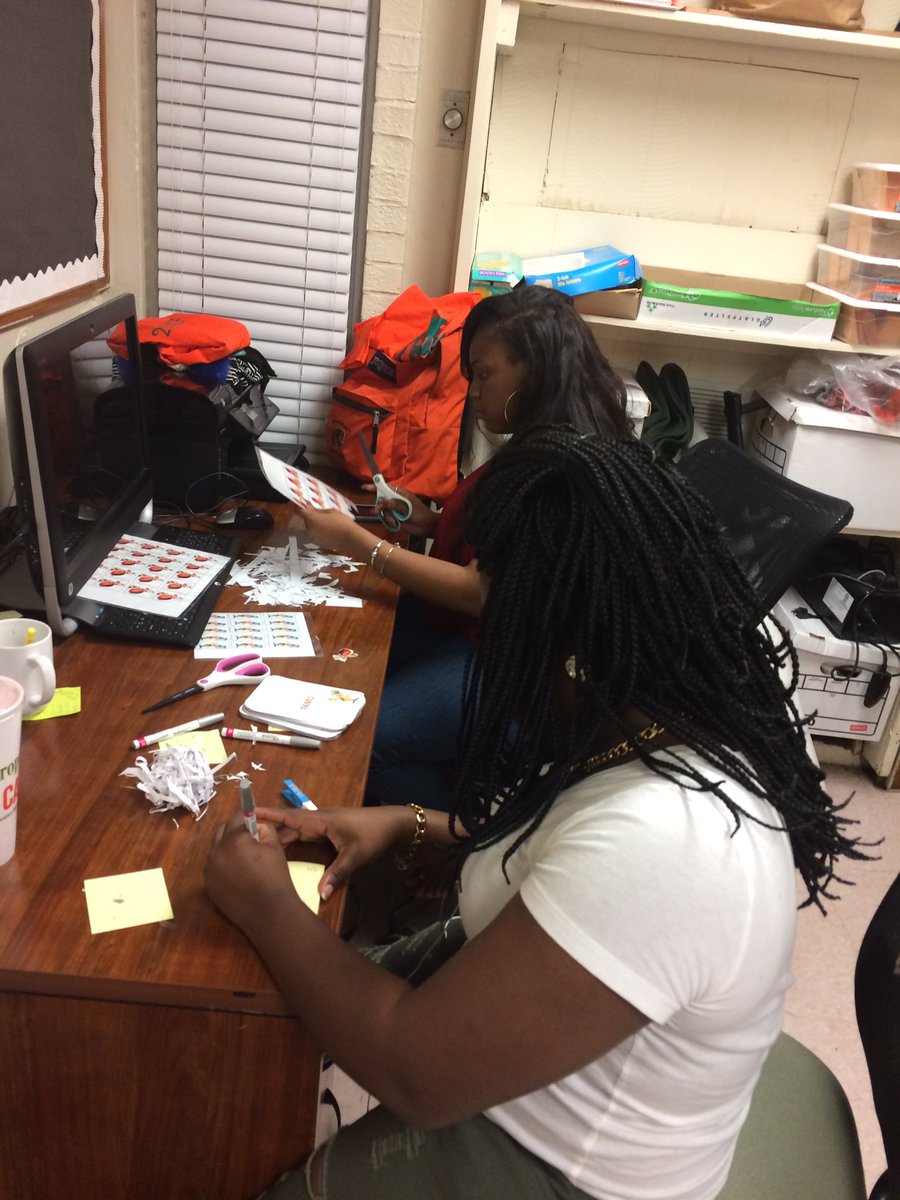 FAMUFRAS2016's tweet photo. #ERAUfras2017 Florida A &amp; M University FRAS ready!!!!!! Hard work. Working hard. https://t.co/gY60HK9qCU