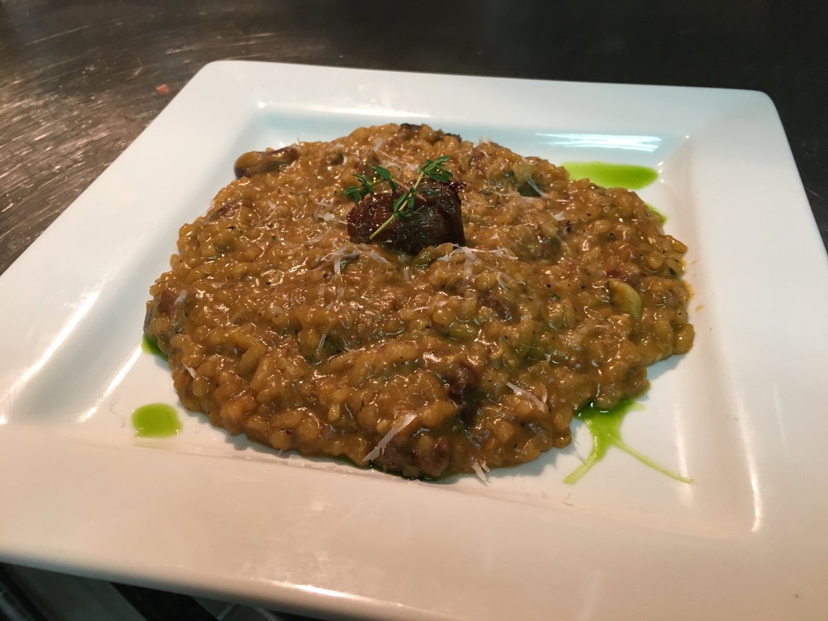 adasonphinney's tweet photo. Chef is feeling creative. Kabocha squash and roasted grape risotto special. https://t.co/HMuvSFZQlA