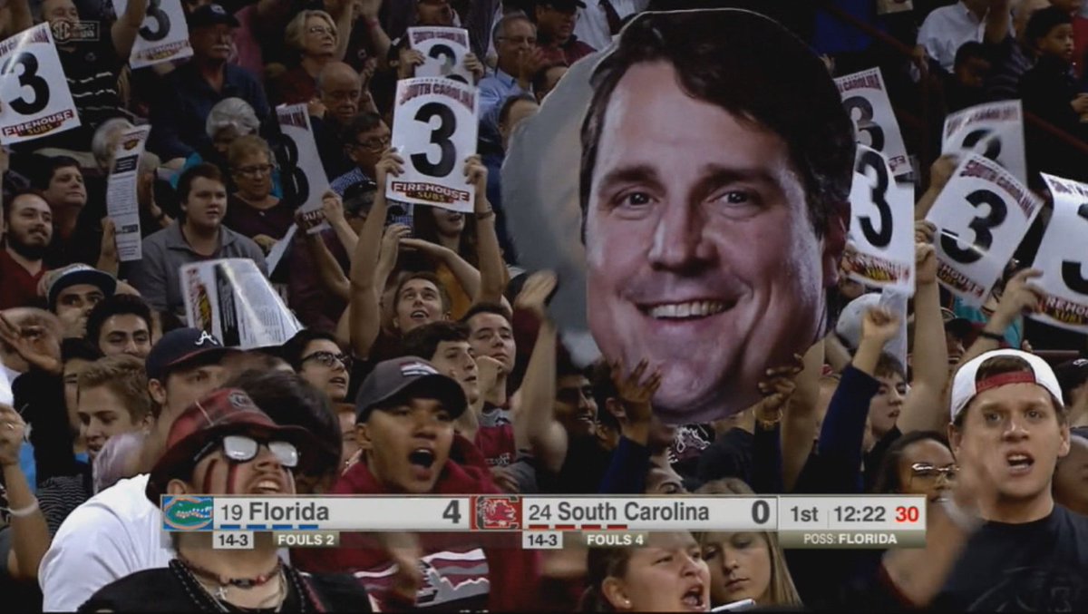 South Carolina fans having some fun while beating Florida tonight 57-53... bit.ly/2jNmYJL https://t.co/fMel1I50J1