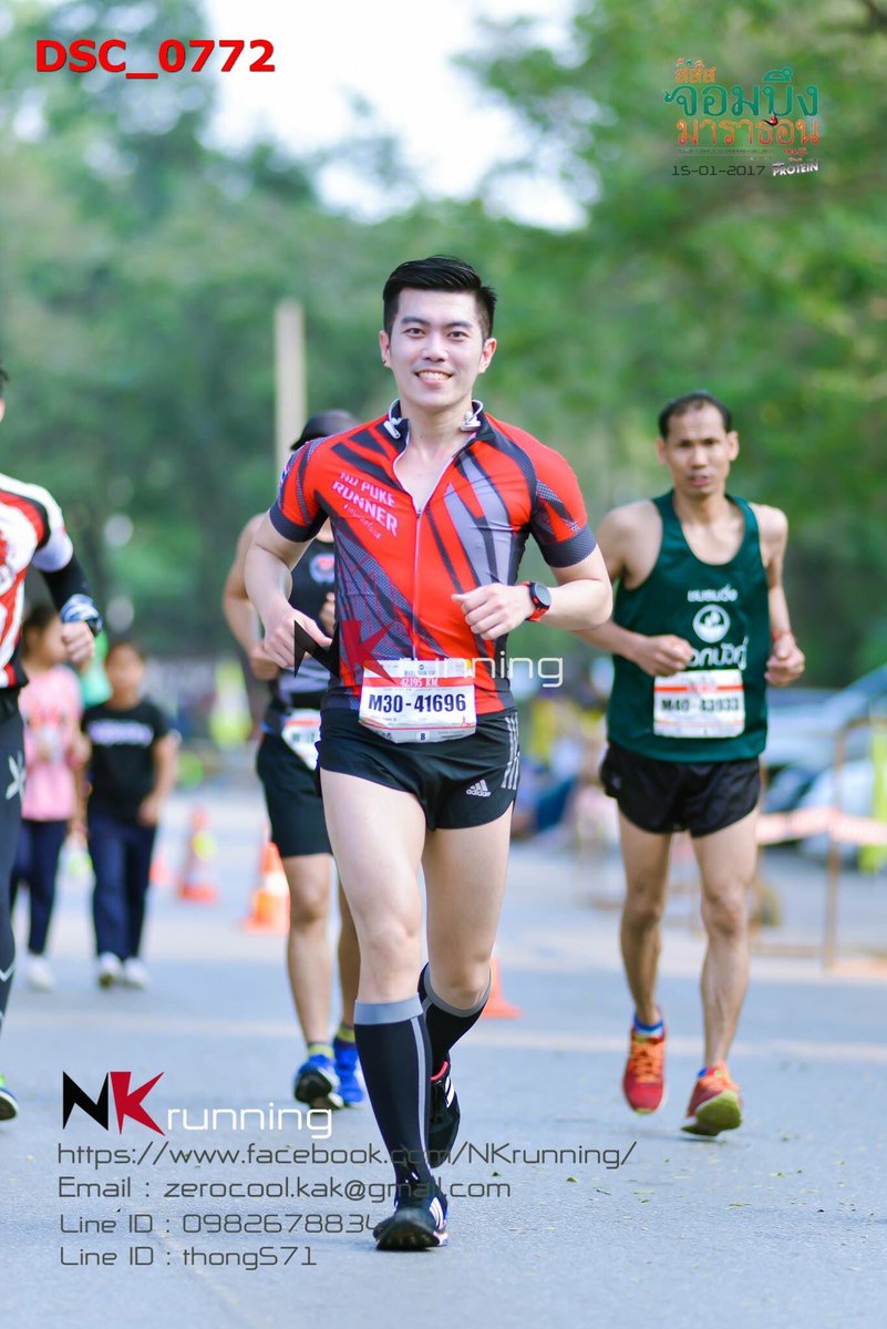 PeteZeed's tweet photo. ลั้ลลาเข้ากล้องที่แท้จริง 😘
cr. #nkrunning
#อิ่มอ้วนชวนกลิ้ง
#อ้วกไม่แตกรันเนอร์ 
#wingnaidee 
#chombuengmarathon https://t.co/UVycTb8737