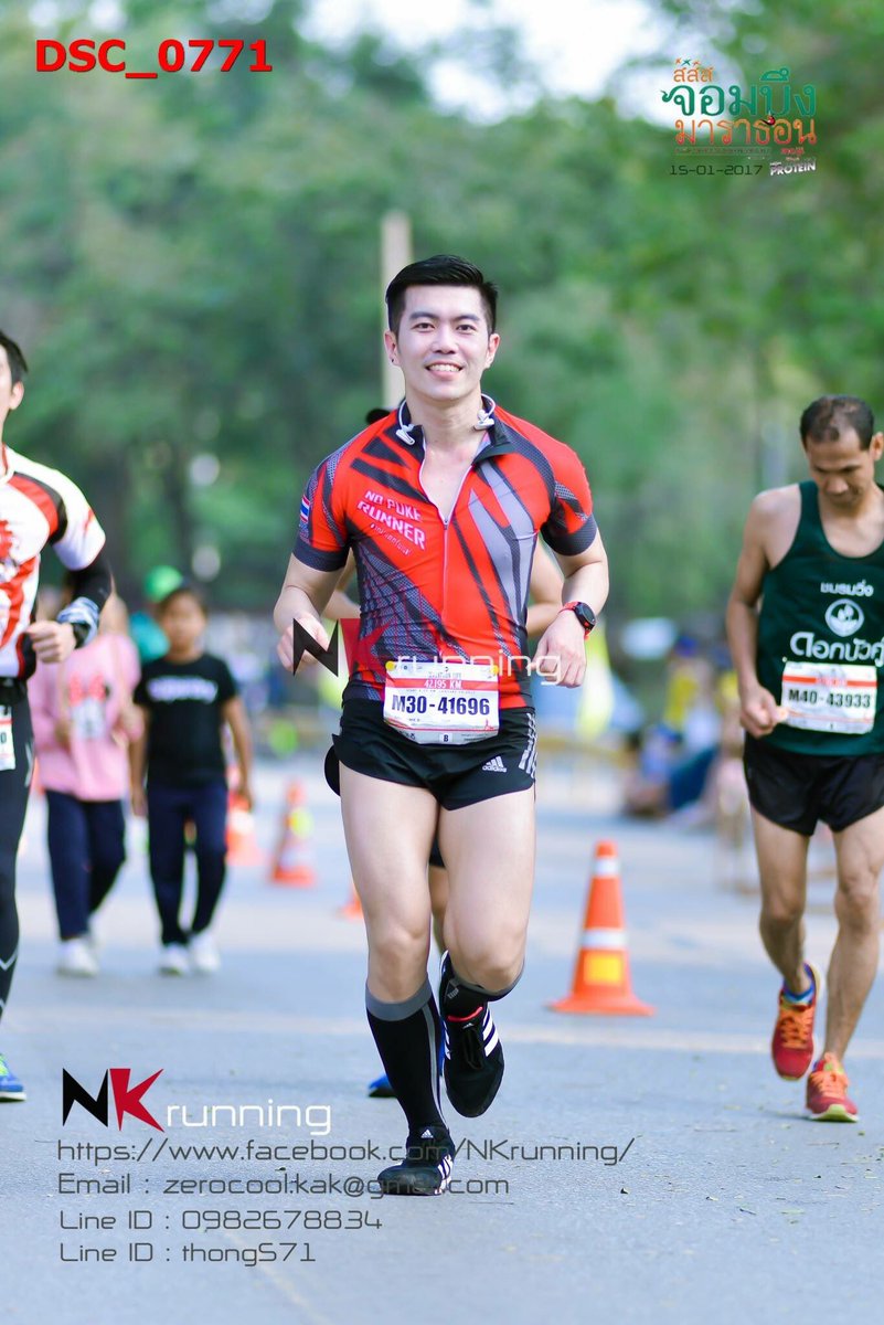 PeteZeed's tweet photo. ลั้ลลาเข้ากล้องที่แท้จริง 😘
cr. #nkrunning
#อิ่มอ้วนชวนกลิ้ง
#อ้วกไม่แตกรันเนอร์ 
#wingnaidee 
#chombuengmarathon https://t.co/UVycTb8737