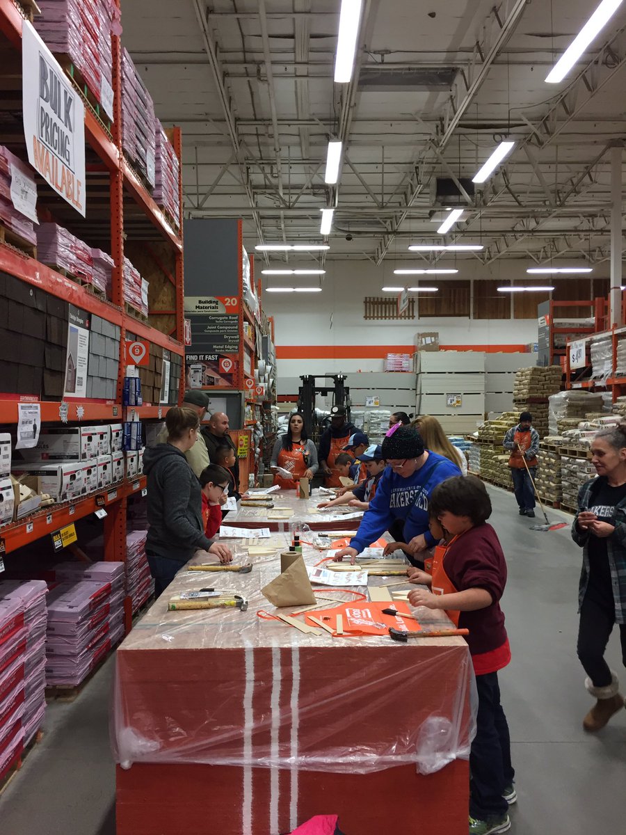 6687steve's tweet photo. Cub scouts kids clinic at HD 6687 @JerryGillin @SClineSM6687HD @6687Johnny @6687brett https://t.co/2m8zOYBSoi
