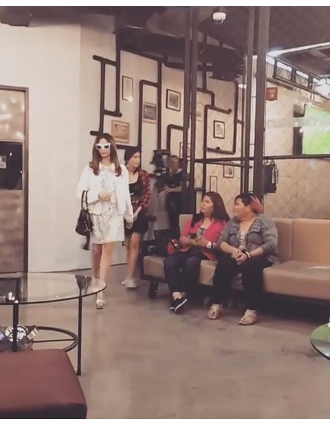 JennylynMfaney's tweet photo. Excuseee meee. Dadaan ang dyosa -#SteffiCheon #mlftsph #mylovefromthestar @MercadoJen https://t.co/ANPdnAjHuZ